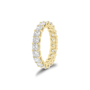 Cushion-Cut Diamond Eternity Ring - 18K gold weighing 3.20 grams - 21 cushion-cut diamonds weighing 2.99 carats (GIA-graded F-G color, VS2 clarity)