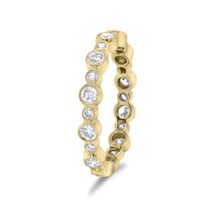 Diamond Eternity Band with Milgrain - 18K gold weighing 2.41 grams - 24 round diamonds totaling 0.86 carats