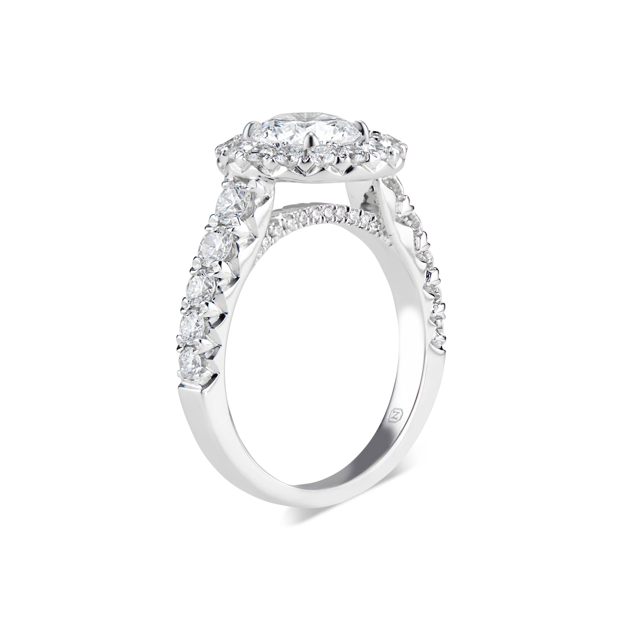 Round Diamond Halo Engagement Ring  -18K weighting 5.30 GR  - 46 round diamonds totaling 1.22 carats