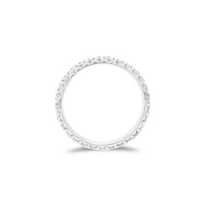 Diamond eternity band - 18K gold weighing 1.52 grams - 30 round diamonds totaling 0.84 carats