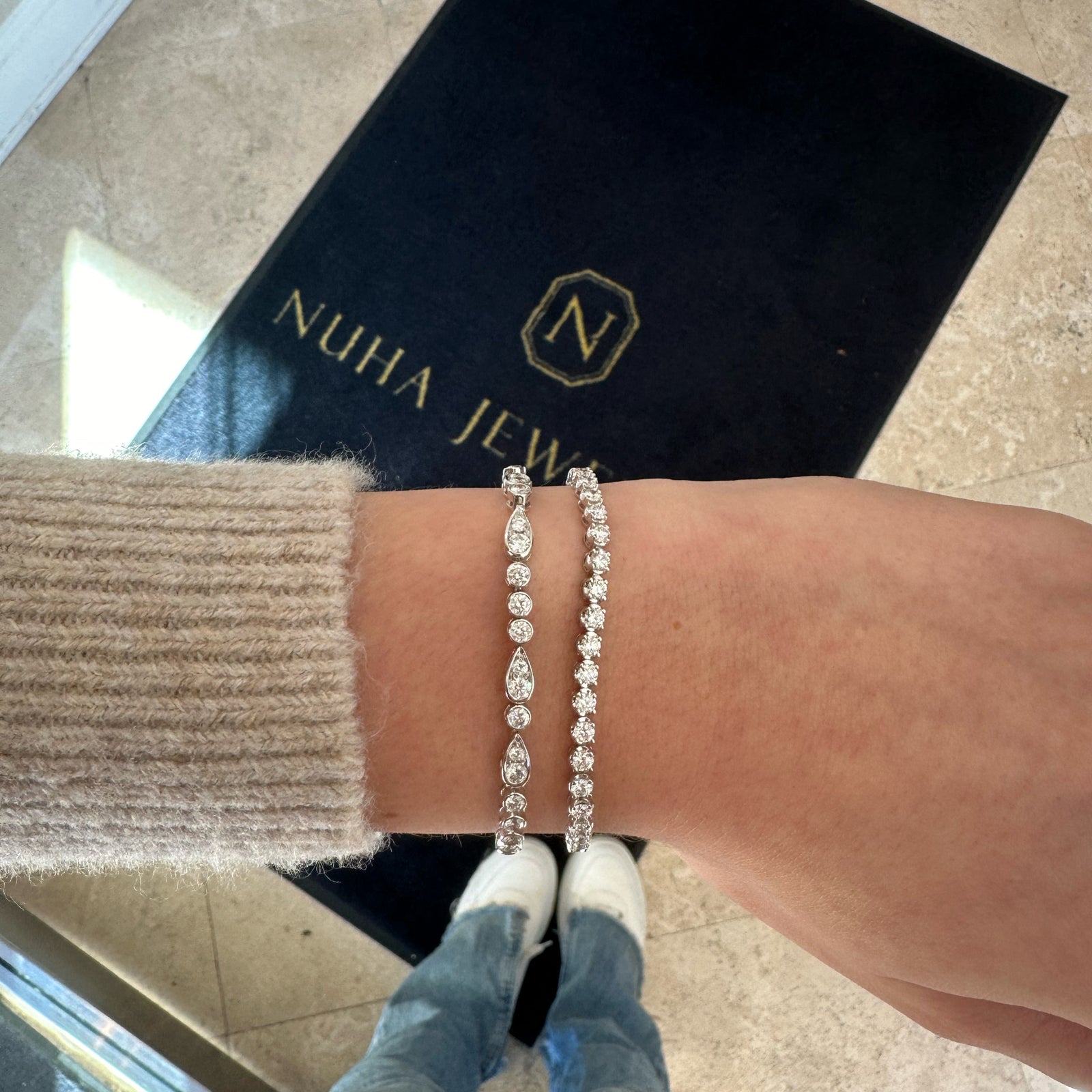 3.76 ct Diamond Tennis Bracelet - 14K gold weighing 7.38 grams  - 46 round diamonds weighing 3.76 carats