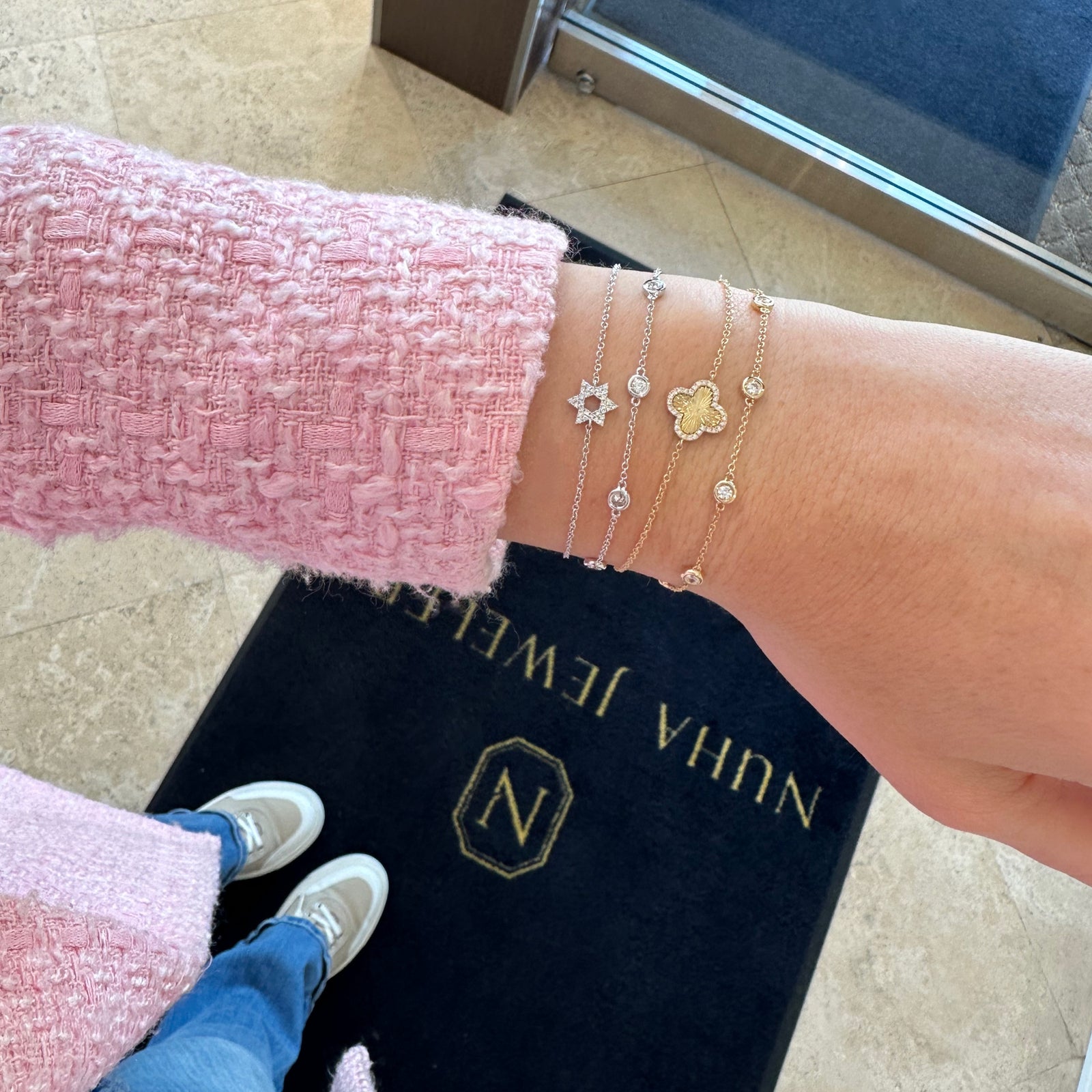 Diamond simple clover bracelet - 14K gold weighing 1.66 grams  - 36 round diamonds weighing 0.09 carats