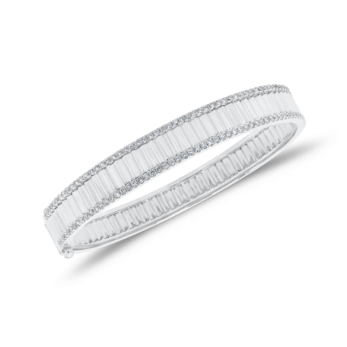 Diamond & Gold Pleated Bangle Bracelet - 14K gold weighing 18.40 grams  - 106 round diamonds weighing 0.89 carats