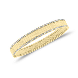 Diamond & Gold Pleated Bangle Bracelet - 14K gold weighing 18.40 grams - 106 round diamonds weighing 0.89 carats