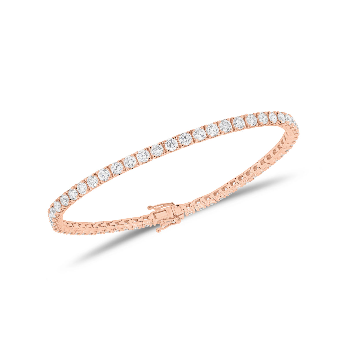 4.60 ct Diamond Tennis Bracelet - 18K gold weighing 10.80 grams  - 59 round diamonds weighing 4.60 carats