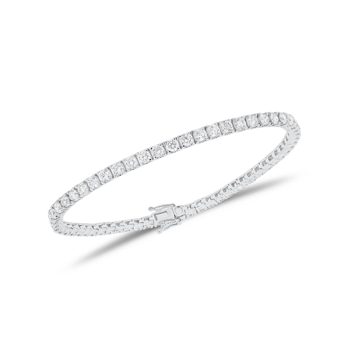 4.60 ct Diamond Tennis Bracelet - 18K gold weighing 10.80 grams - 59 round diamonds weighing 4.60 carats