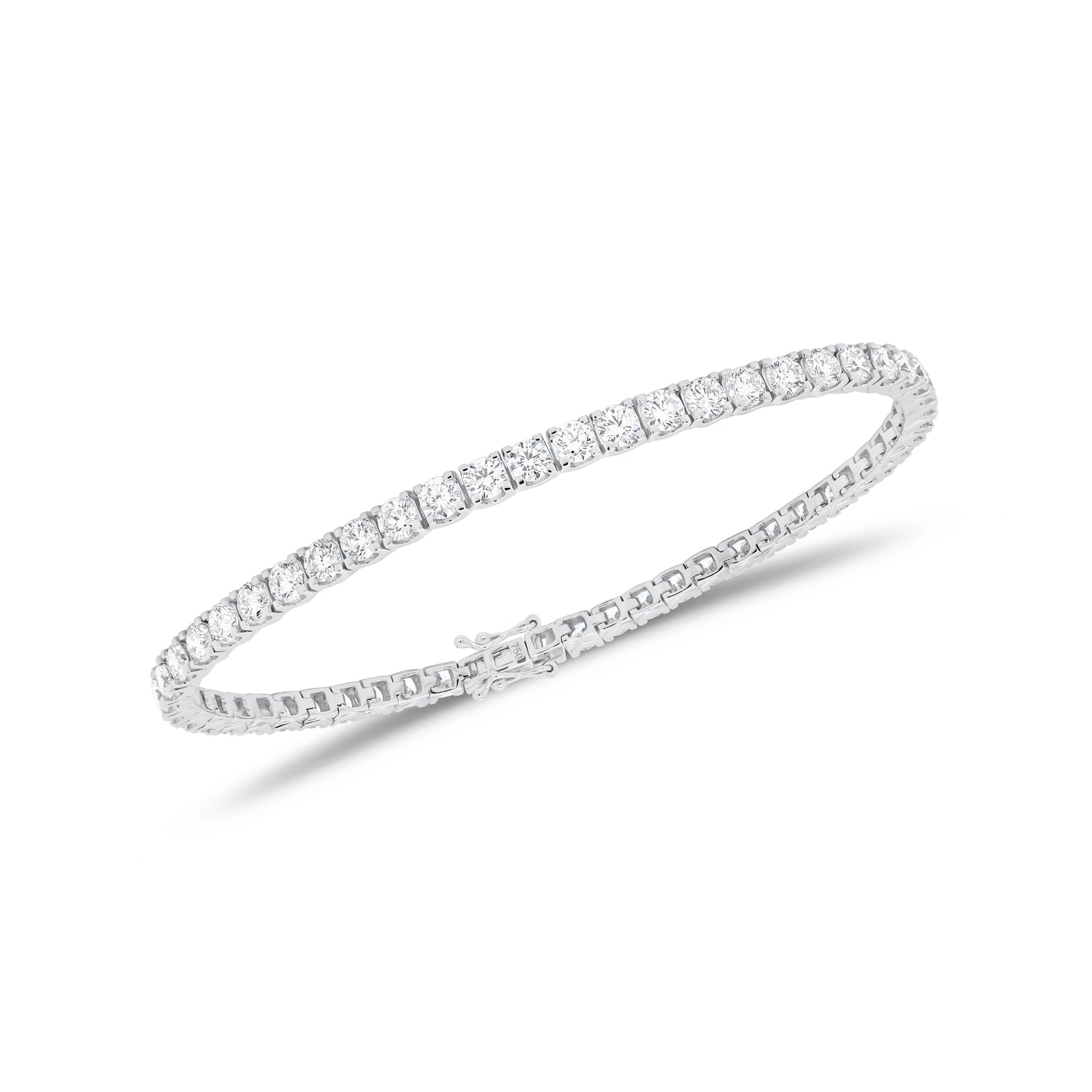 5.90 ct Diamond Tennis Bracelet - 18K gold weighing 11.69 grams  - 54 round diamonds weighing 5.90 carats