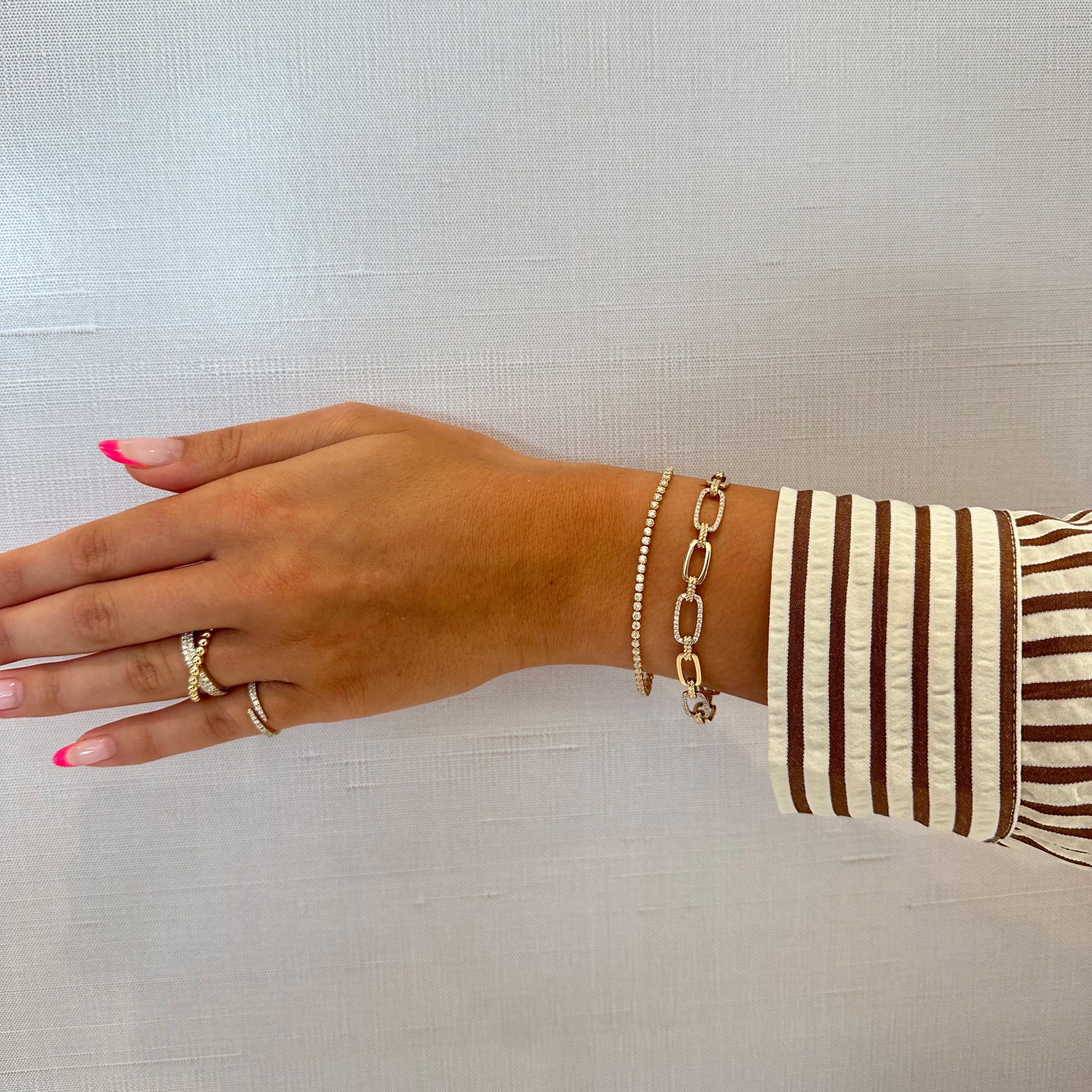 Diamond & Beaded Gold Crossover Ring - 14K gold weighing 5.59 grams - 34 round diamonds weighing 0.38 carats