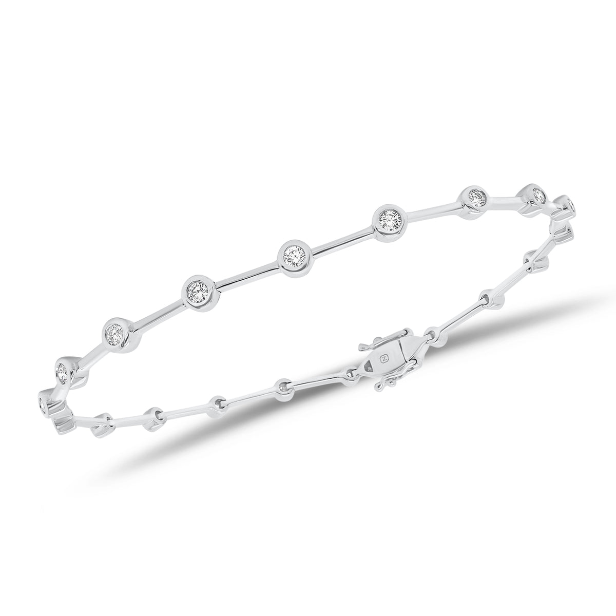 Bezel-set diamond bar bracelet- 14K gold weighing 5.56 grams  - 19 round diamonds weighing 0.44 carats