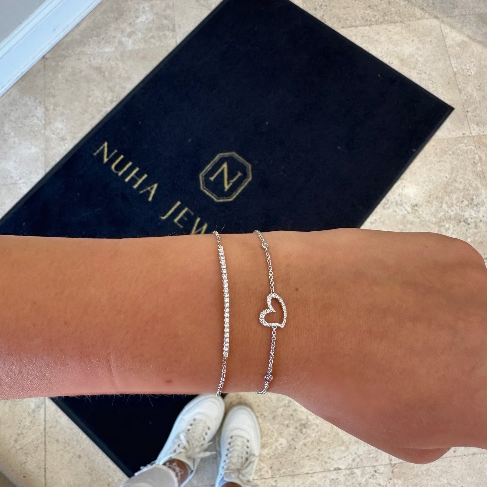 Diamond Open Heart Fashion Bracelet - 18K gold weighing 2.27 grams - 27 round diamonds weighing 0.18 carats