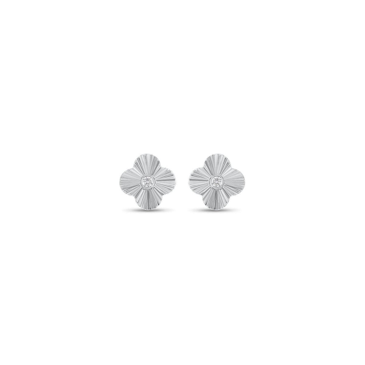 Diamond & Gold Ridged Clover Stud Earrings - 14K gold weighing 2.06 grams - 2 round diamonds weighing 0.07 carats