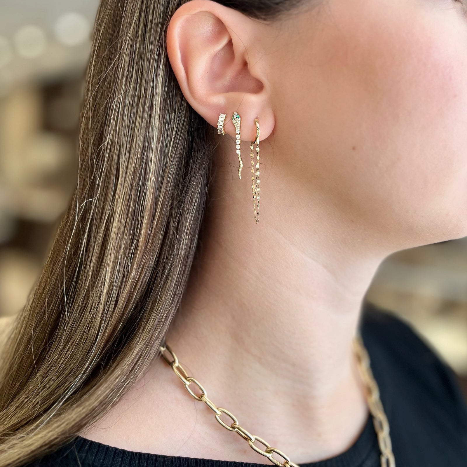 Gold Huggie Earrings with Double Dapped Chains
- 14K gold weighing 1.55 grams
