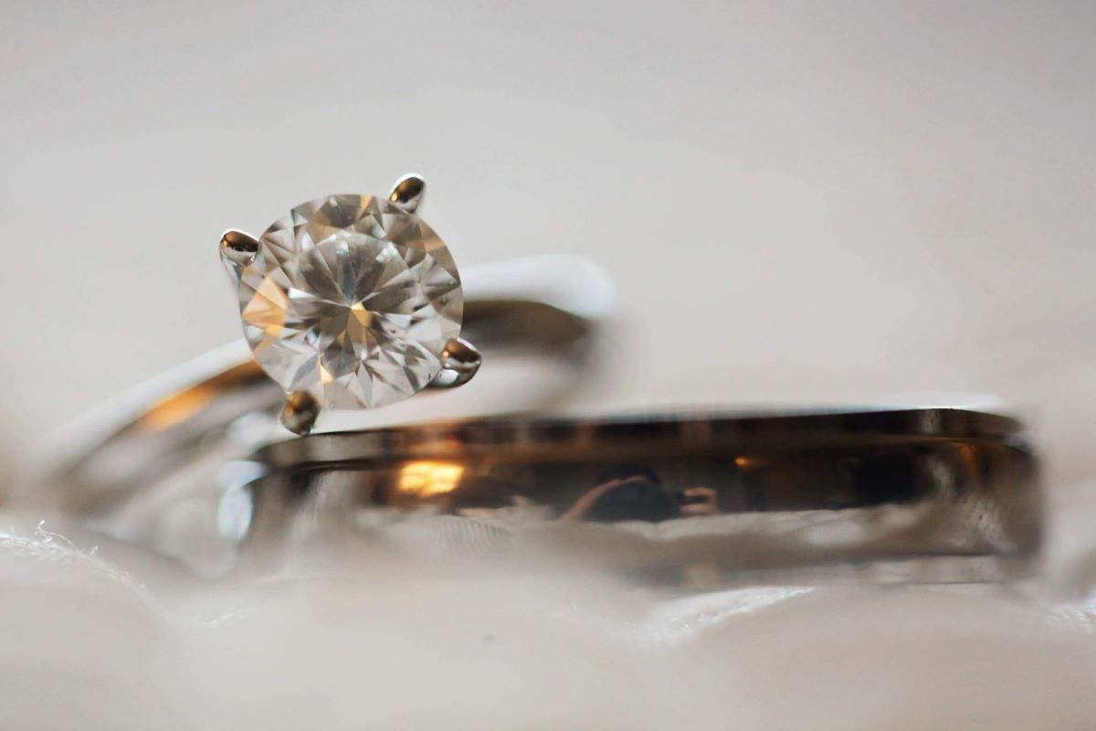 Choose from Nuha Jewelers' services from watch repair to diamond buying.