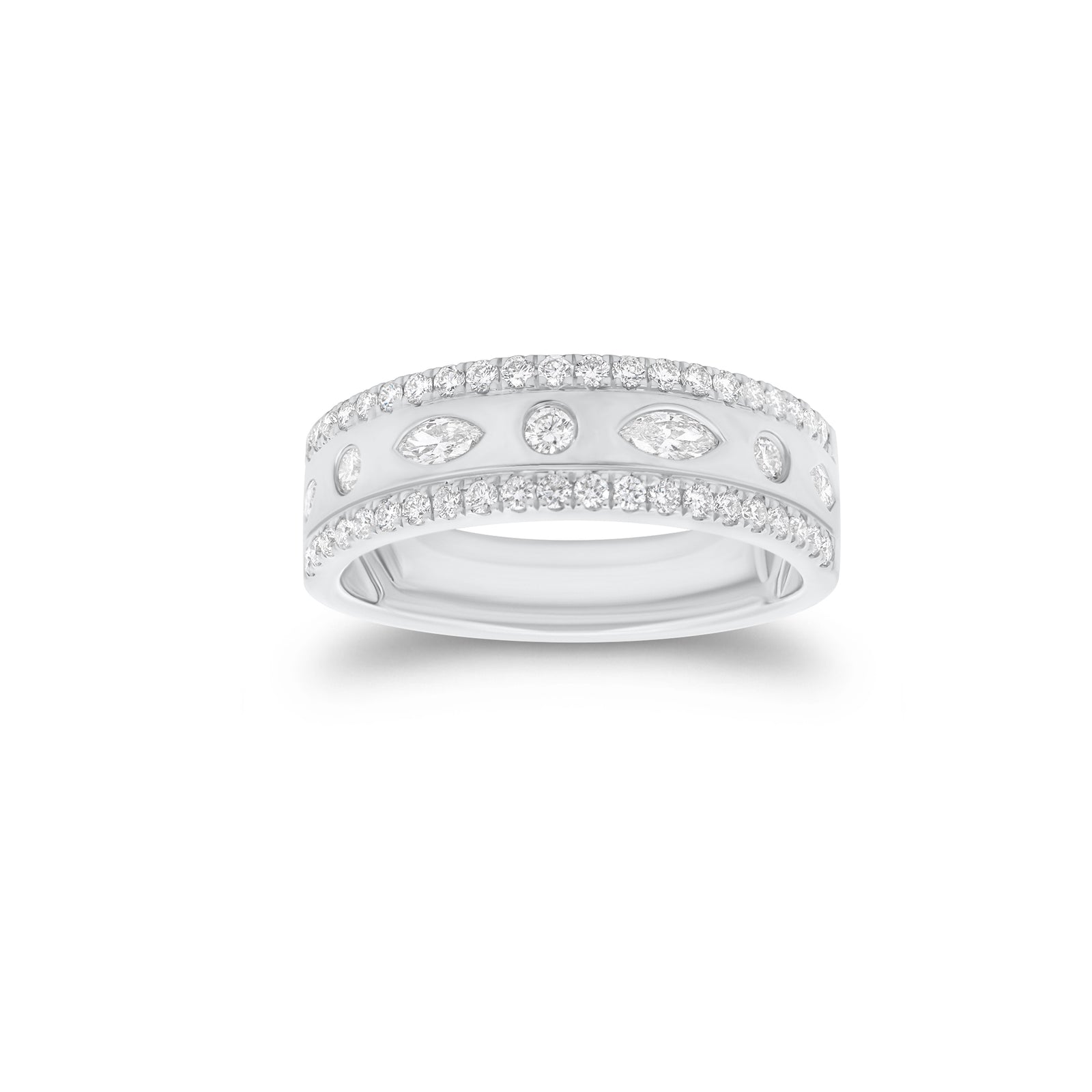 Round & Marquise Diamond Ring - 14K gold weighing 3.73 grams - 45 round diamonds weighing 0.33 carats - 4 marquise-shaped diamonds weighing 0.16 carats