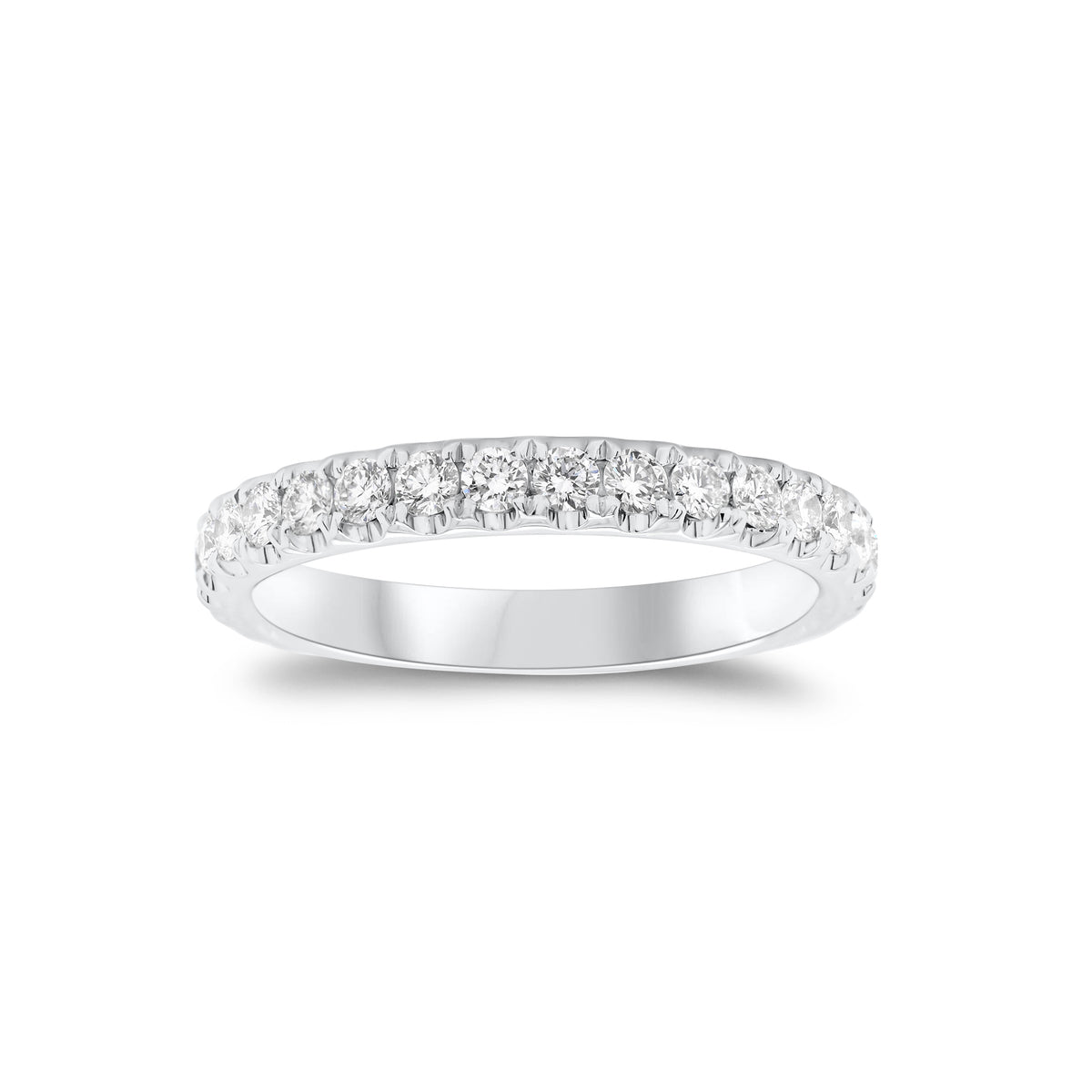 0.81 ct Diamond Eternity Ring - 18K gold weighing 2.73 grams  - 32 round diamonds weighing 0.81 carats