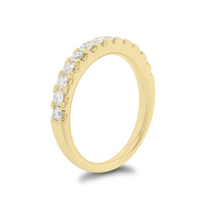 0.50 ct Diamond Wedding Band - 18K gold weighing 3.80 grams  - 13 round diamonds weighing 0.50 carats