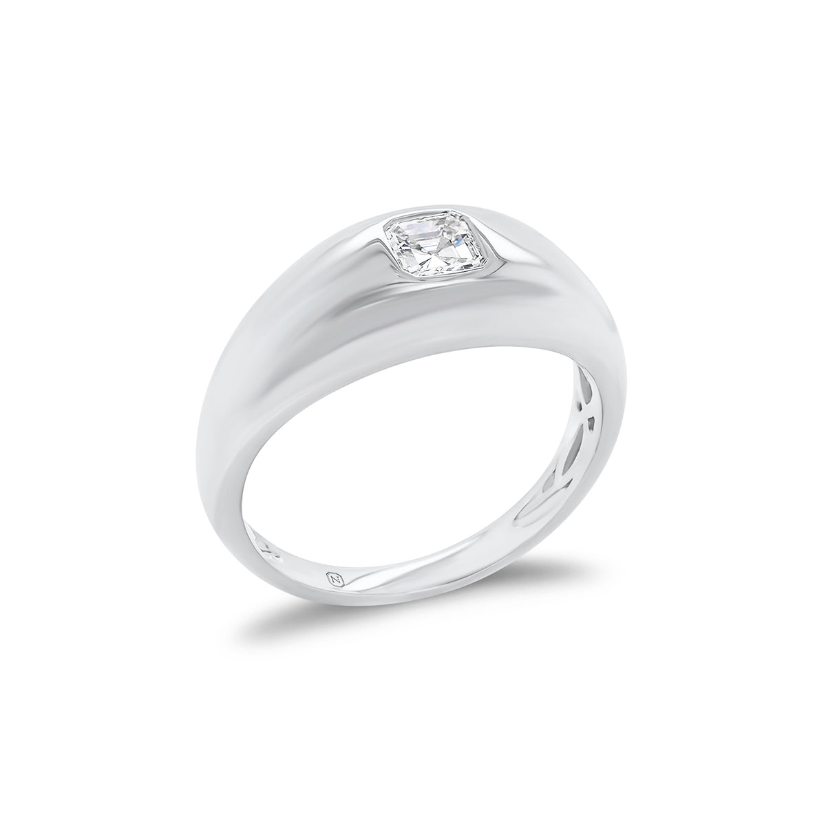 Asscher Cut Diamond Dome Ring - 14K gold weighing 4.09 grams - 0.35 ct Asscher cut diamond