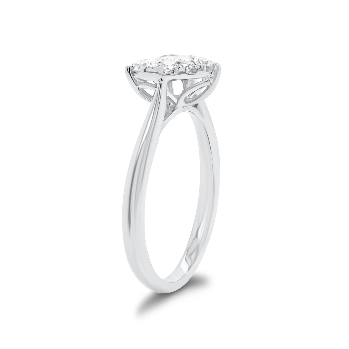 Diamond Heart Engagement Ring - 18K gold weighing 3.14 grams  - 10 round diamonds weighing 0.60 carats