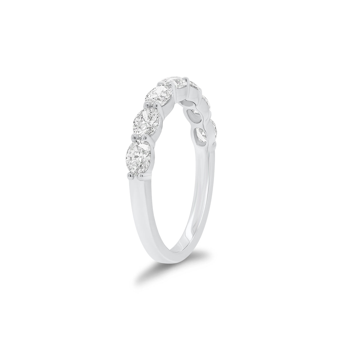 Oval Diamond Wedding Band - 18K gold weighing 2.26 grams - 7 oval-shaped diamonds weighing 0.98 carats