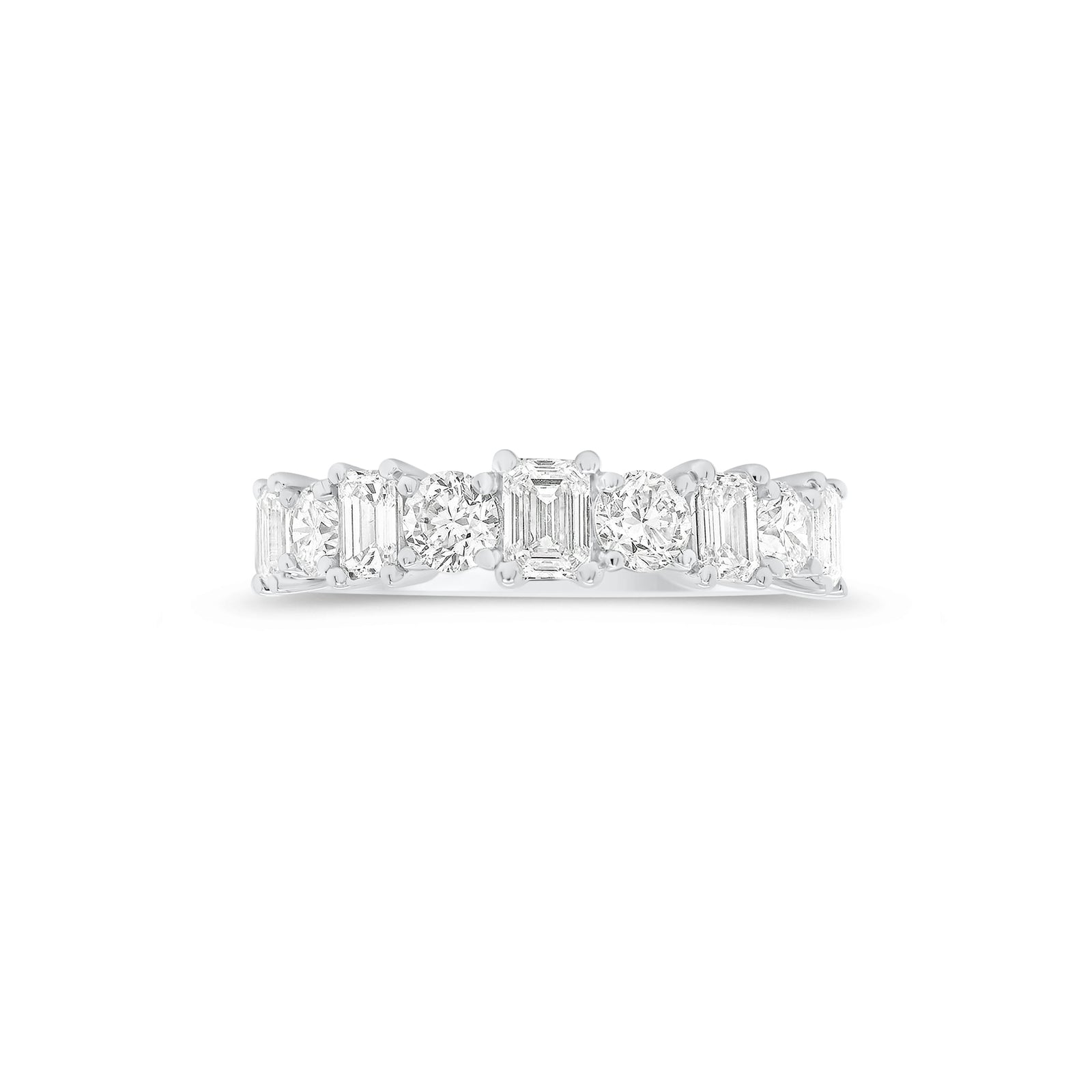 Emerald-Cut & Round Diamond Wedding Band - 18K gold weighing 3.53 grams  - 4 round diamonds weighing 0.74 carats  - 5 emerald-cut diamonds weighing 0.97 carats