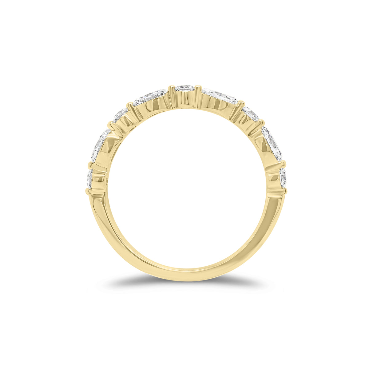 Marquise-Shaped & Round Diamond Wedding Band - 18K gold weighing 1.51 grams - 5 round diamonds weighing 0.18 carats - 4 marquise-shaped diamonds weighing 0.31 carats