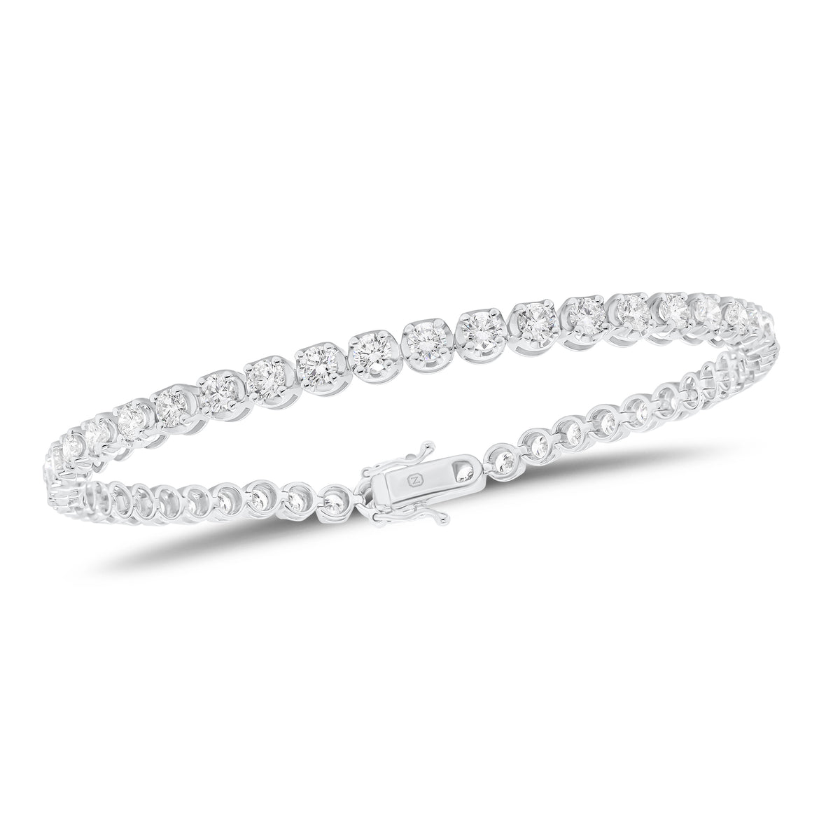 3.76 ct Diamond Tennis Bracelet - 14K gold weighing 7.38 grams  - 46 round diamonds weighing 3.76 carats