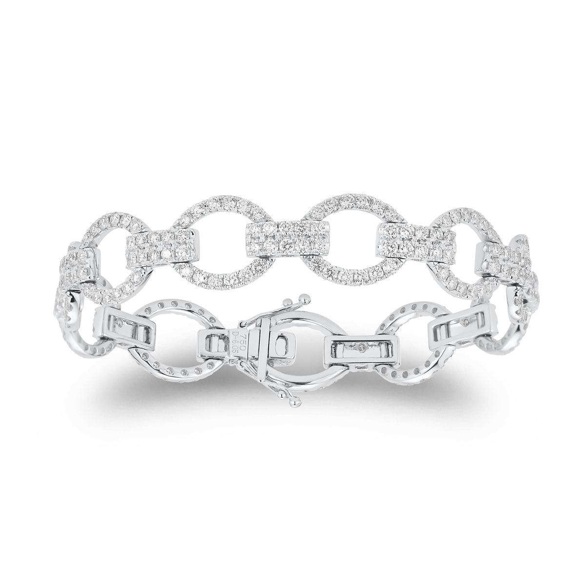 Diamond Oval Link Bracelet - 18K gold weighing 19.99 grams  - 242 round diamonds weighing 6.05 carats