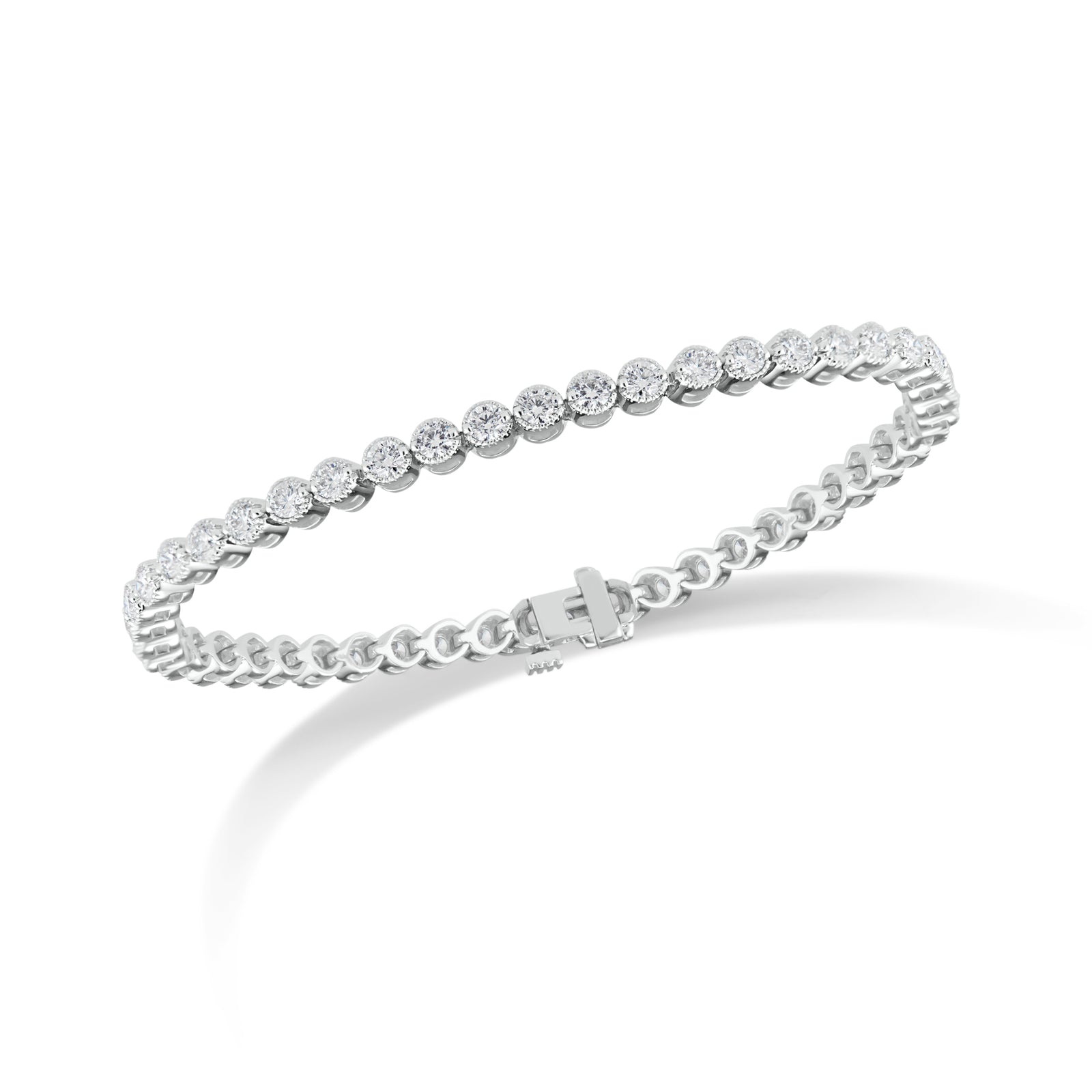 3.65 ct Diamond Tennis Bracelet  - 14K gold weighing 11.70 grams  - 47 round diamonds totaling 3.65 carats