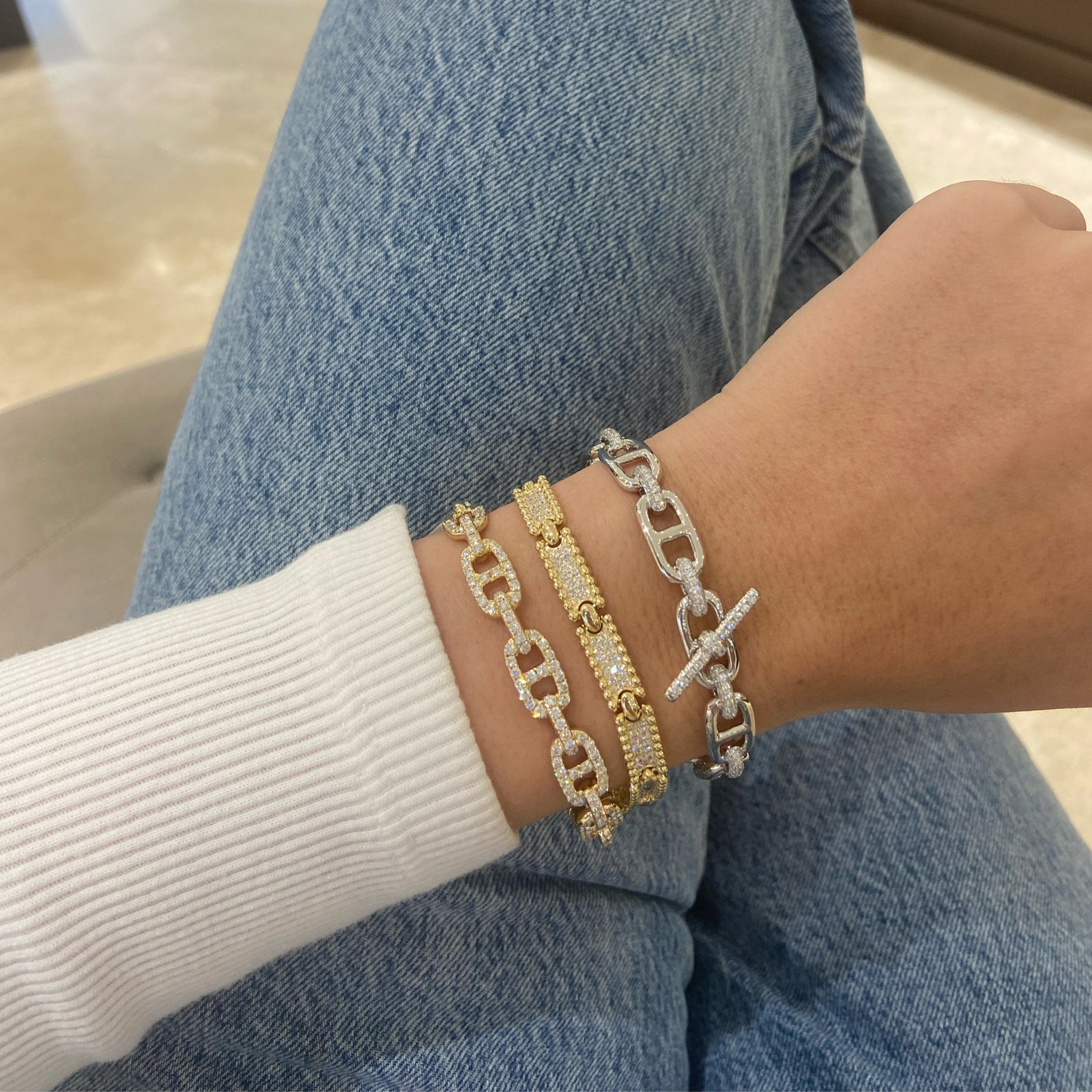 Pave Diamond Toggle Chainlink Bangle Bracelet -18K gold weighing 25.05 grams  -147 round diamonds weighing 1.35 carats