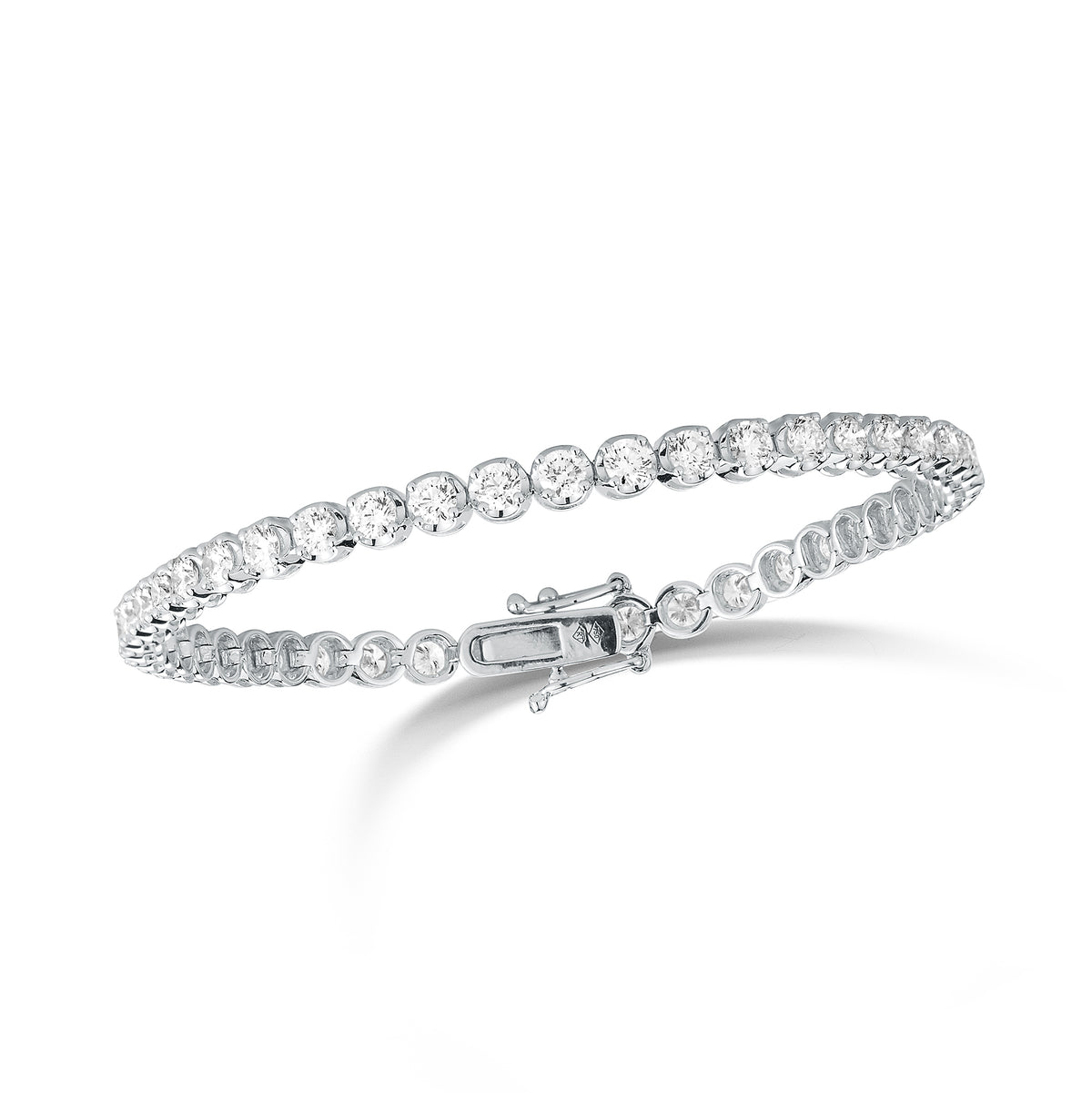 Diamond Tennis Bracelet  -18K gold weighing 9.4 grams  -45 round prong-set diamonds totaling 4.91 carats