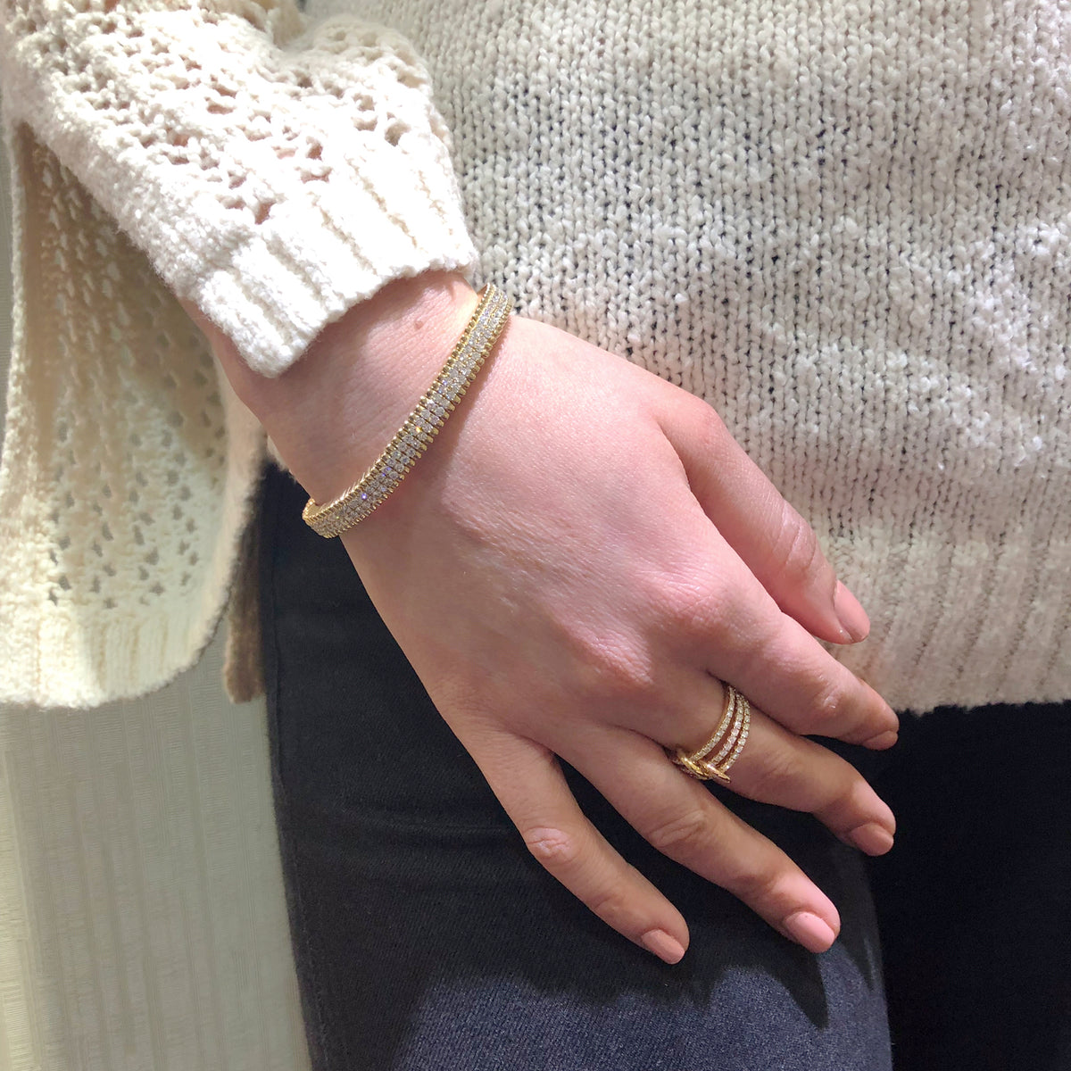 Diamond Beaded Stretch Bracelet  -14K gold weighing 19.3 grams  -186 F-G color, SI1 clarity round diamonds totaling 4.09 carats