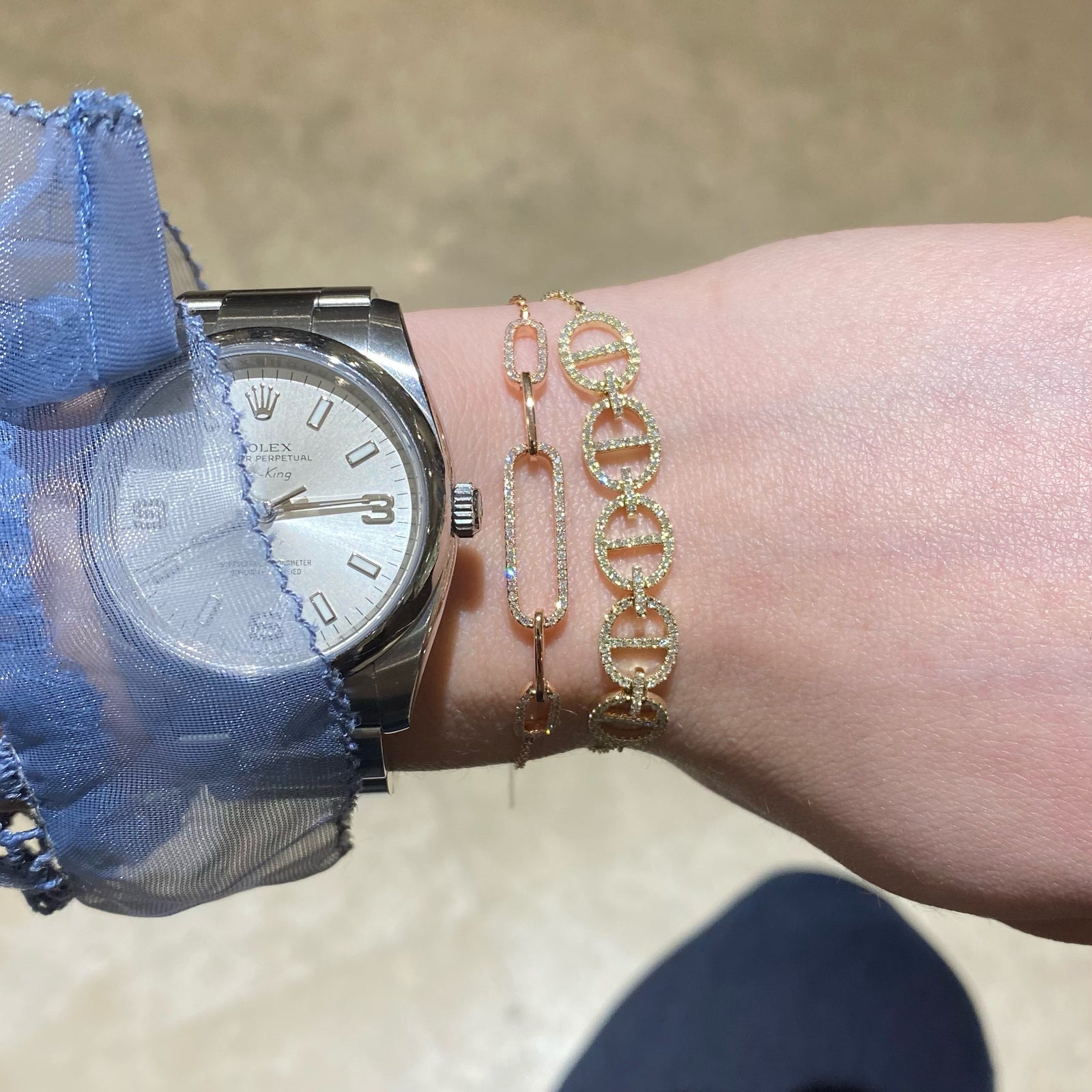 Diamond paperclip link fashion bracelet - 14K gold weighing 2.90 grams - 78 round diamonds totaling 0.28 carats