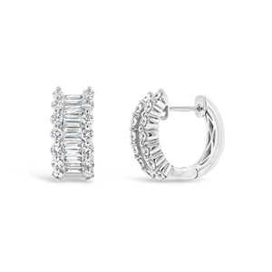 Baguette & round diamond huggie earrings - 18K gold weighing 8.42 grams  - 28 round diamonds totaling 0.92 carats  - 22 straight baguettes totaling 0.88 carats