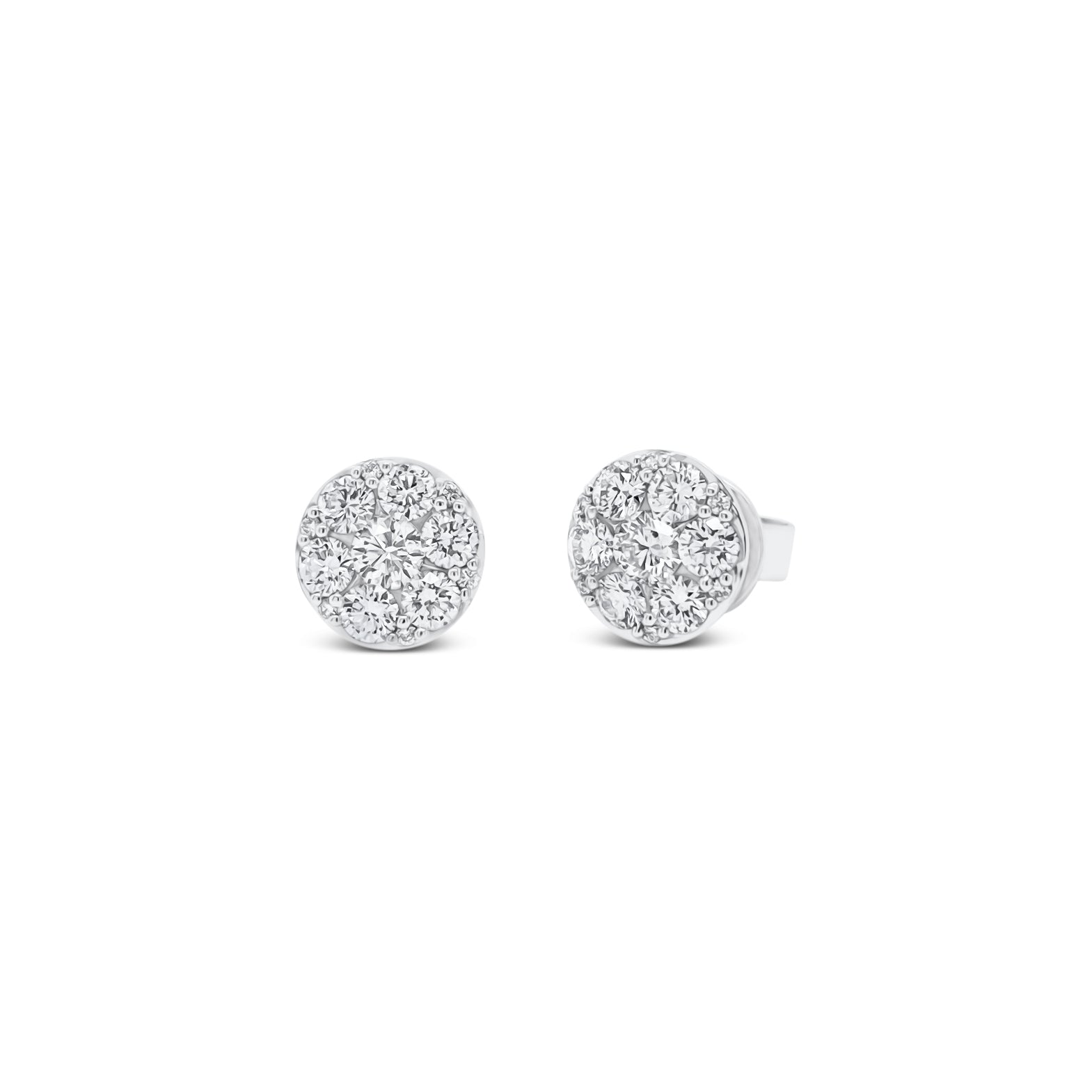 Diamond round halo stud earrings  - 18K gold weighing 2.31 grams  - 26 round diamonds totaling 0.94 carats