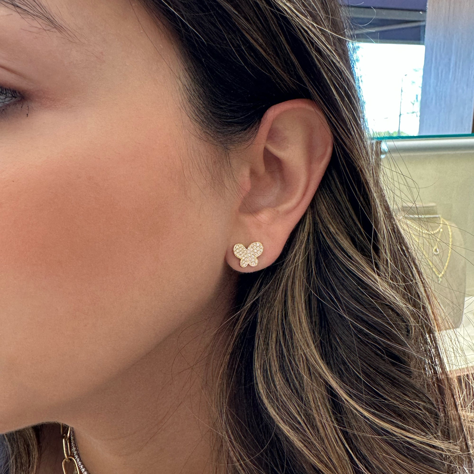 Butterfly diamond stud earring 18k Gold, 2.55 grams, 84 round pave-set diamonds .34 carats.  Earring size 8.5 millimeters, top width 11 millimeters, bottom width 7 millimeters.