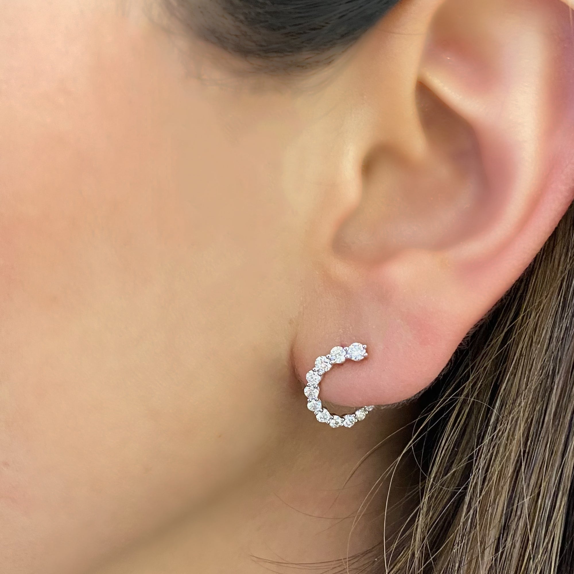 Graduated Diamond Front-Facing Hoop Earrings  - 18K gold weighing 2.32 grams  - 24 round diamonds weighing 0.75 carats