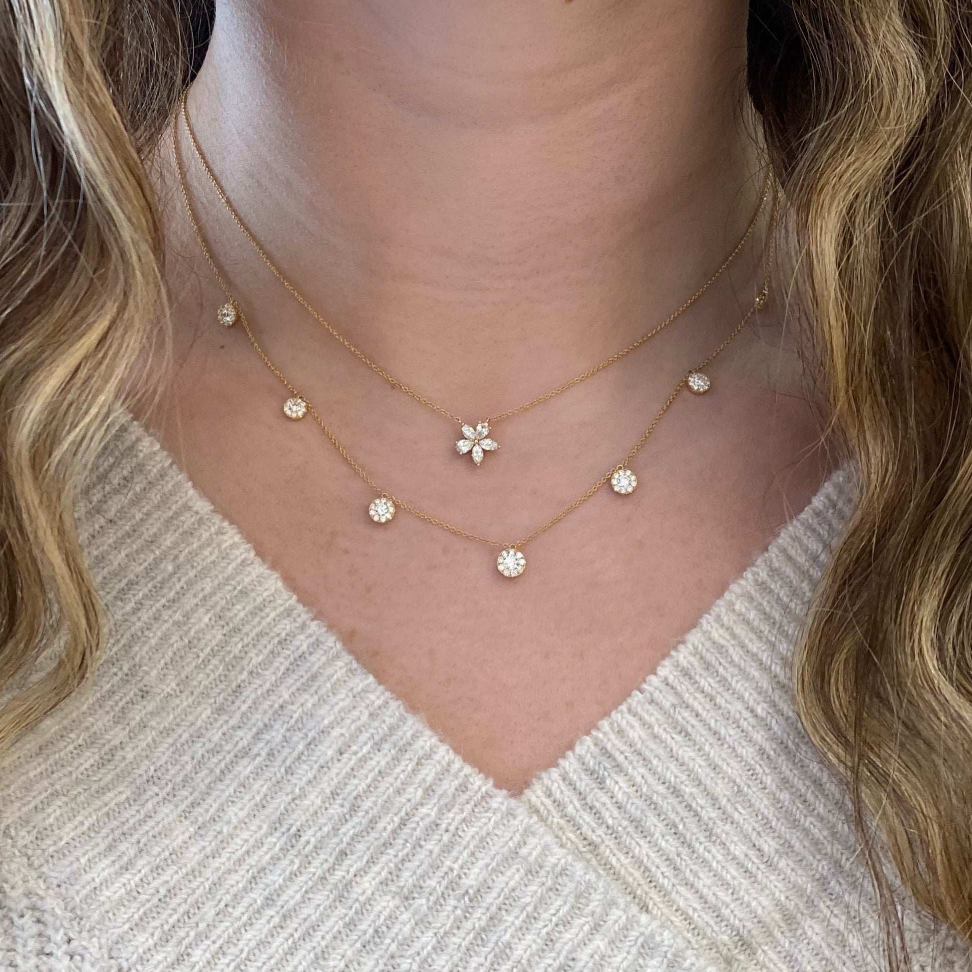 Flower shaped diamond pendant Clearance