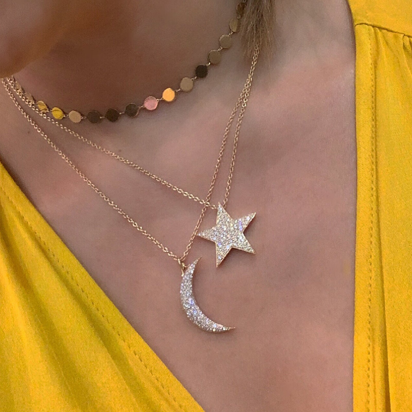 Diamond Classic Star Pendant  - 14K gold weighing 8.3 grams  - 0.97 cts round diamonds