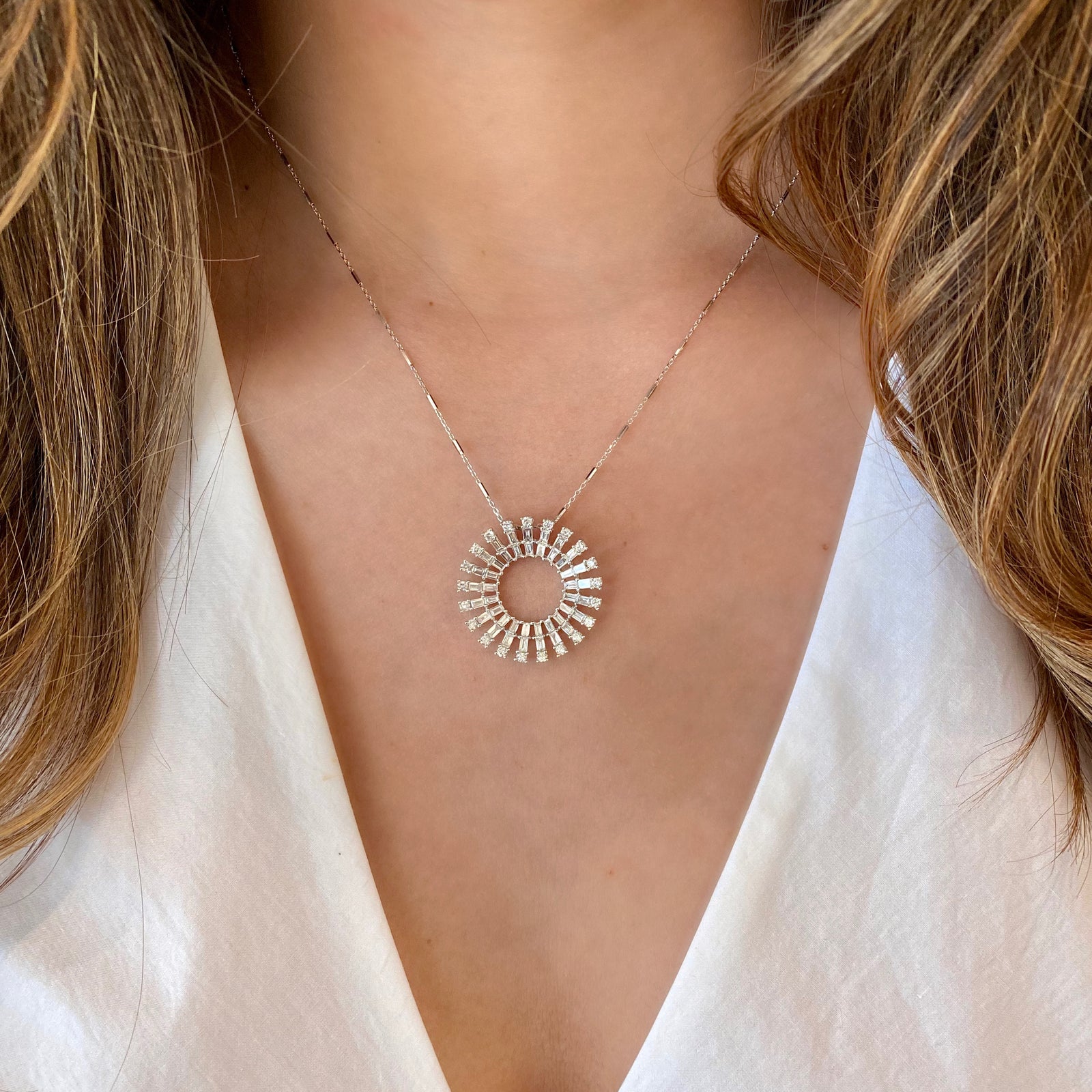 Baguette Diamond Sunburst Pendant Necklace - white gold 0.53 ct (total weight of round-cut diamonds) - 1.25 ct (total weight of diamond baguettes)
