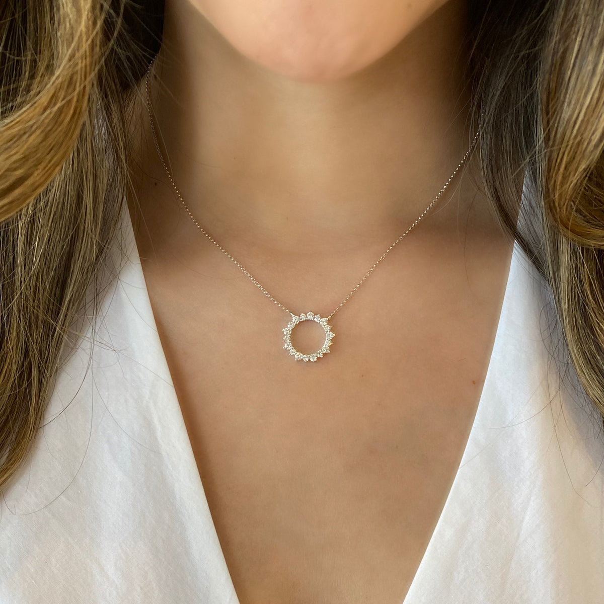 Diamond circle pendant necklace gold Clearance