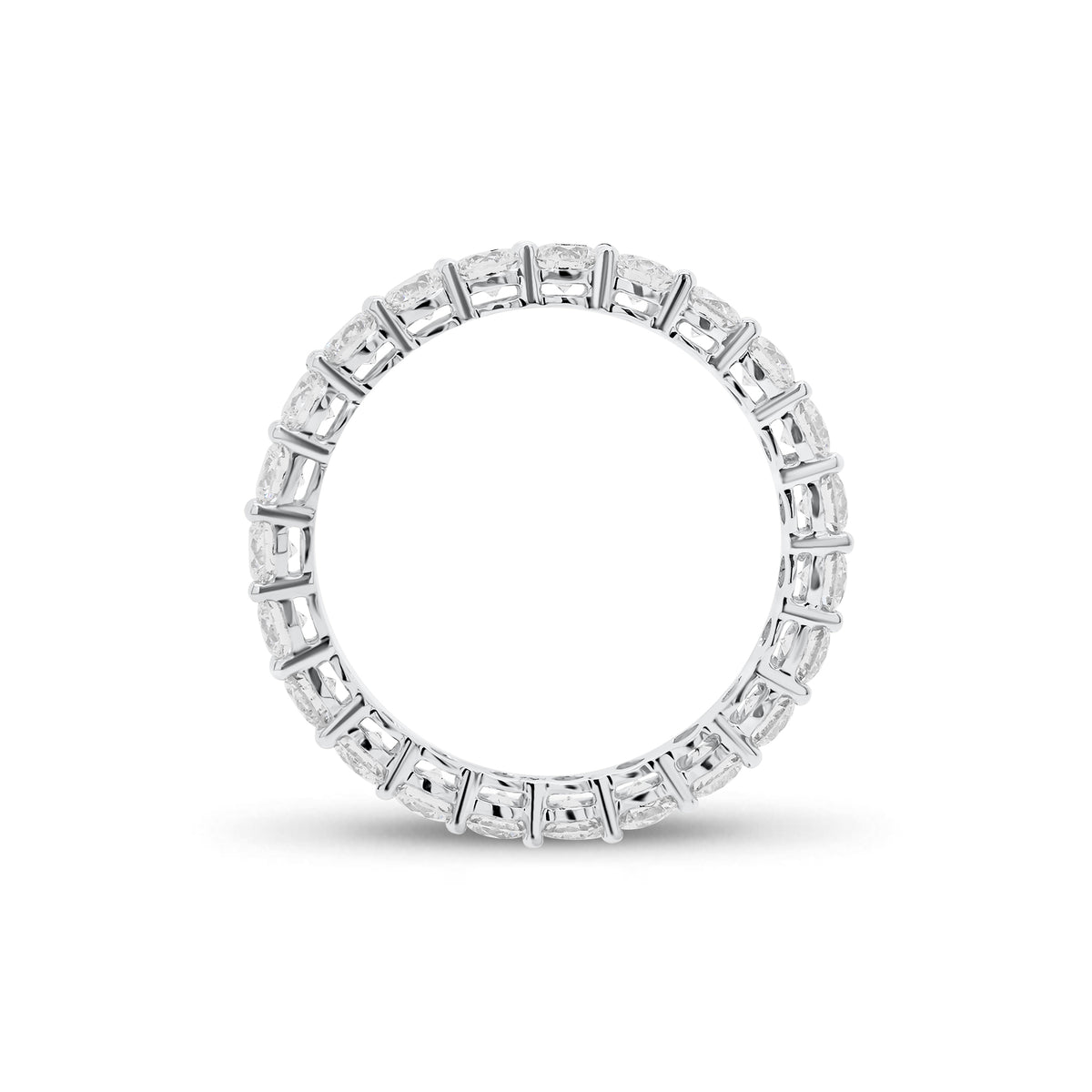 Diamond Shared Prong Eternity Ring - 18K gold weighing 1.47 grams  - 23 round diamonds weighing 1.65 carats