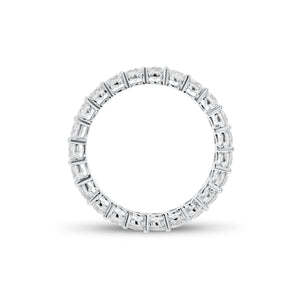 Diamond Shared Prong Eternity Ring - 18K gold weighing 1.47 grams  - 23 round diamonds weighing 1.65 carats