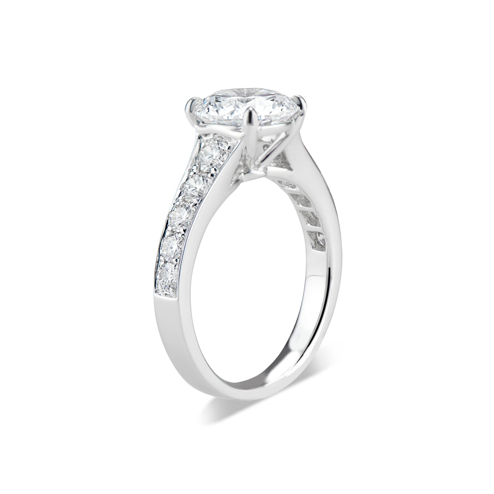 Round Diamond Engagement Ring with Diamond Shoulders  -18 K weighting 4.52 GR  - 10 round diamonds totaling 0.74 carats