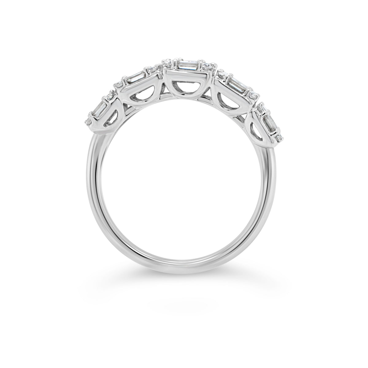 Diamond Baguettes Wedding Band - 18K gold weighing 4.16 grams  - 25 straight baguettes totaling 1.13 carats  - 20 round diamonds totaling 0.15 carats