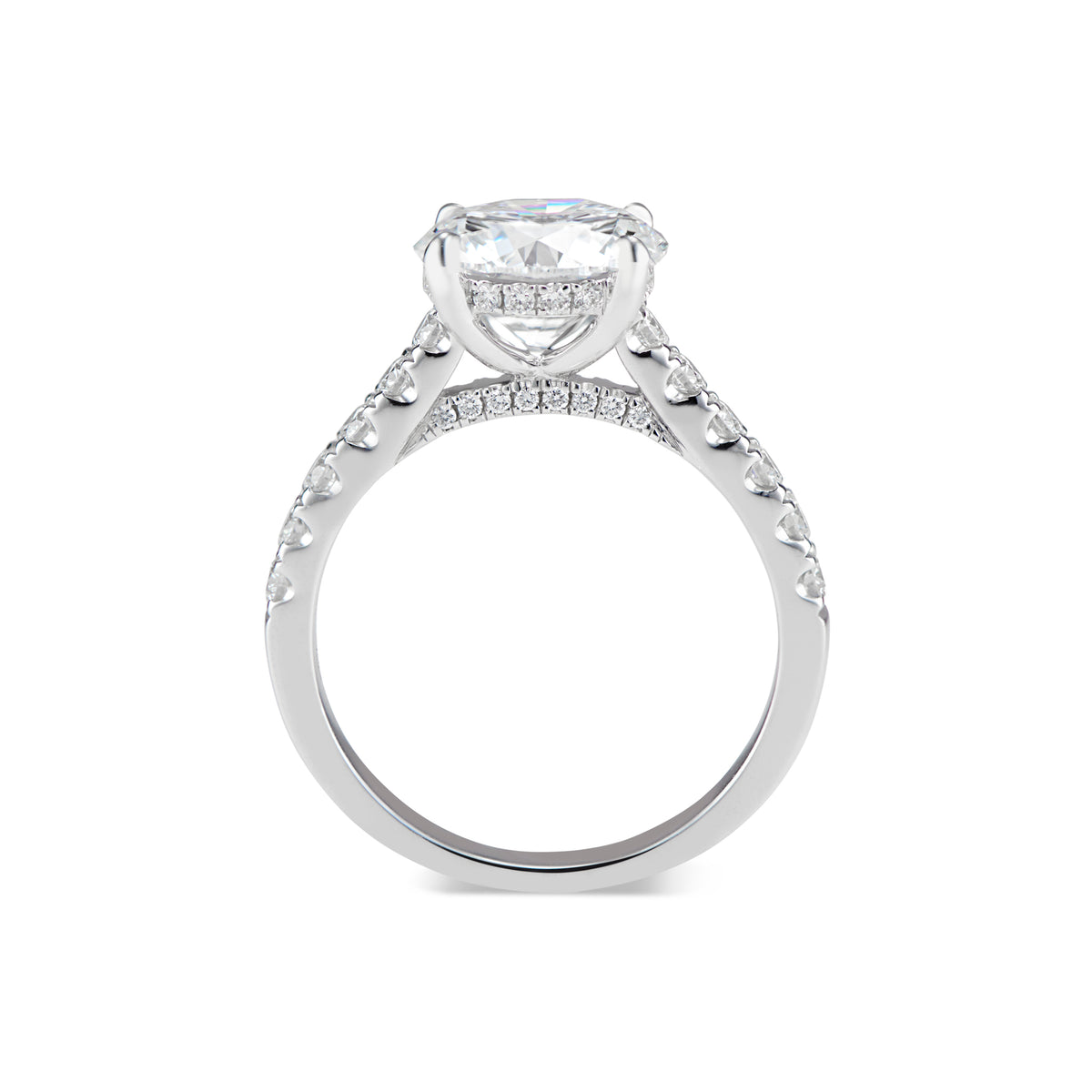 Round Diamond Engagement Ring  -18 K weighting 3.87 GR - 44 round diamonds totaling 0.55 carats