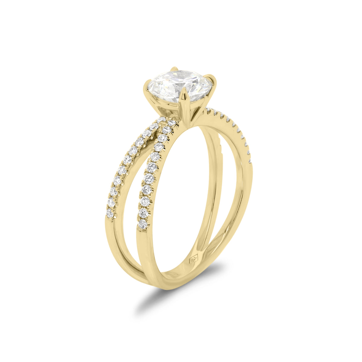 Round Diamond Engagement Ring with Open Shank  -18K weighting 4.02 GR  - 44 round diamonds totaling 0.26 carats