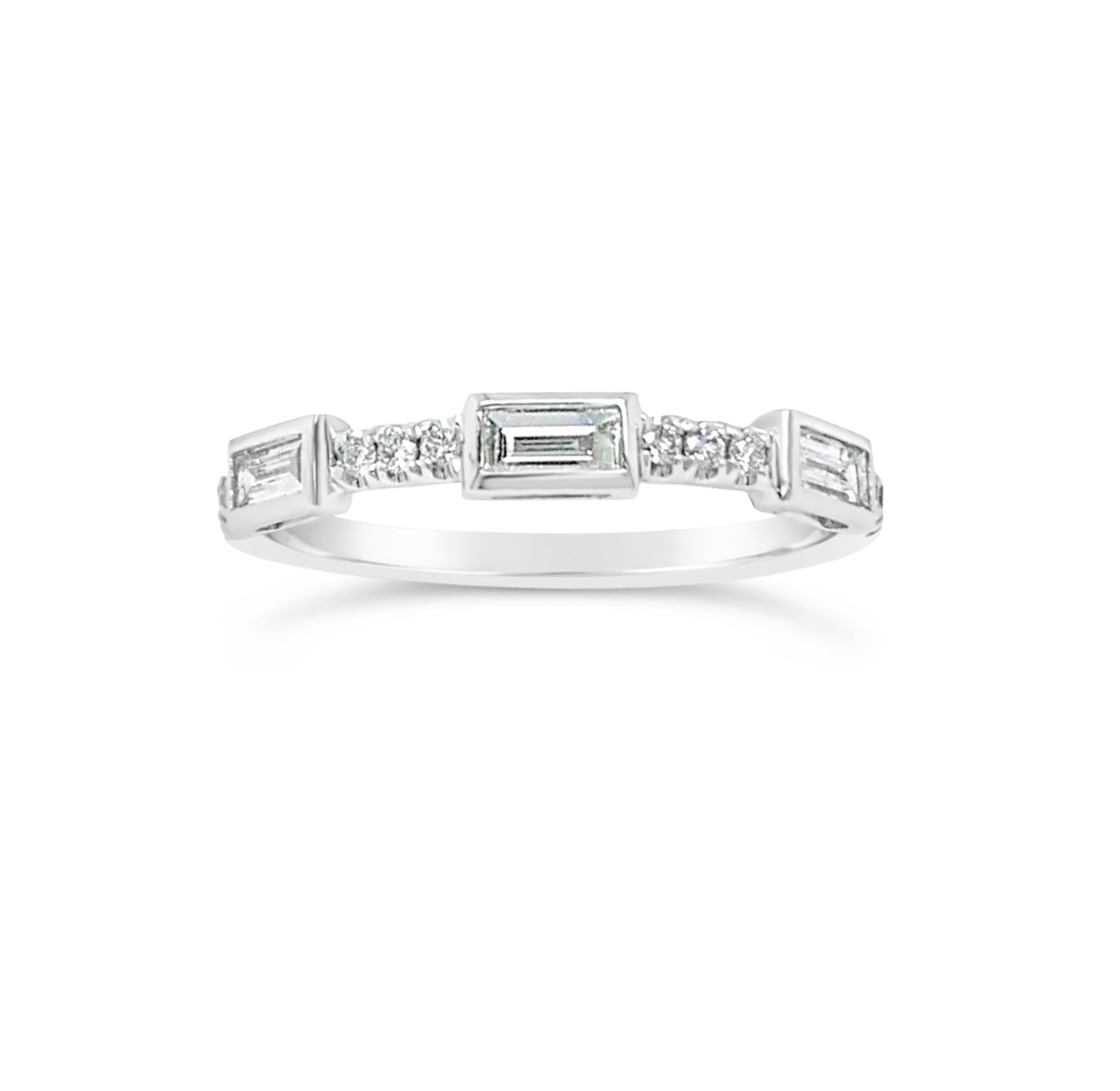 Diamond Baguette Slim Wedding Band  - 18k 1.79 GR  - 3 striahgt 0.20 total carat weight (baguettes)  - 12 round diamonds 0.10 total carat weight (rounds)