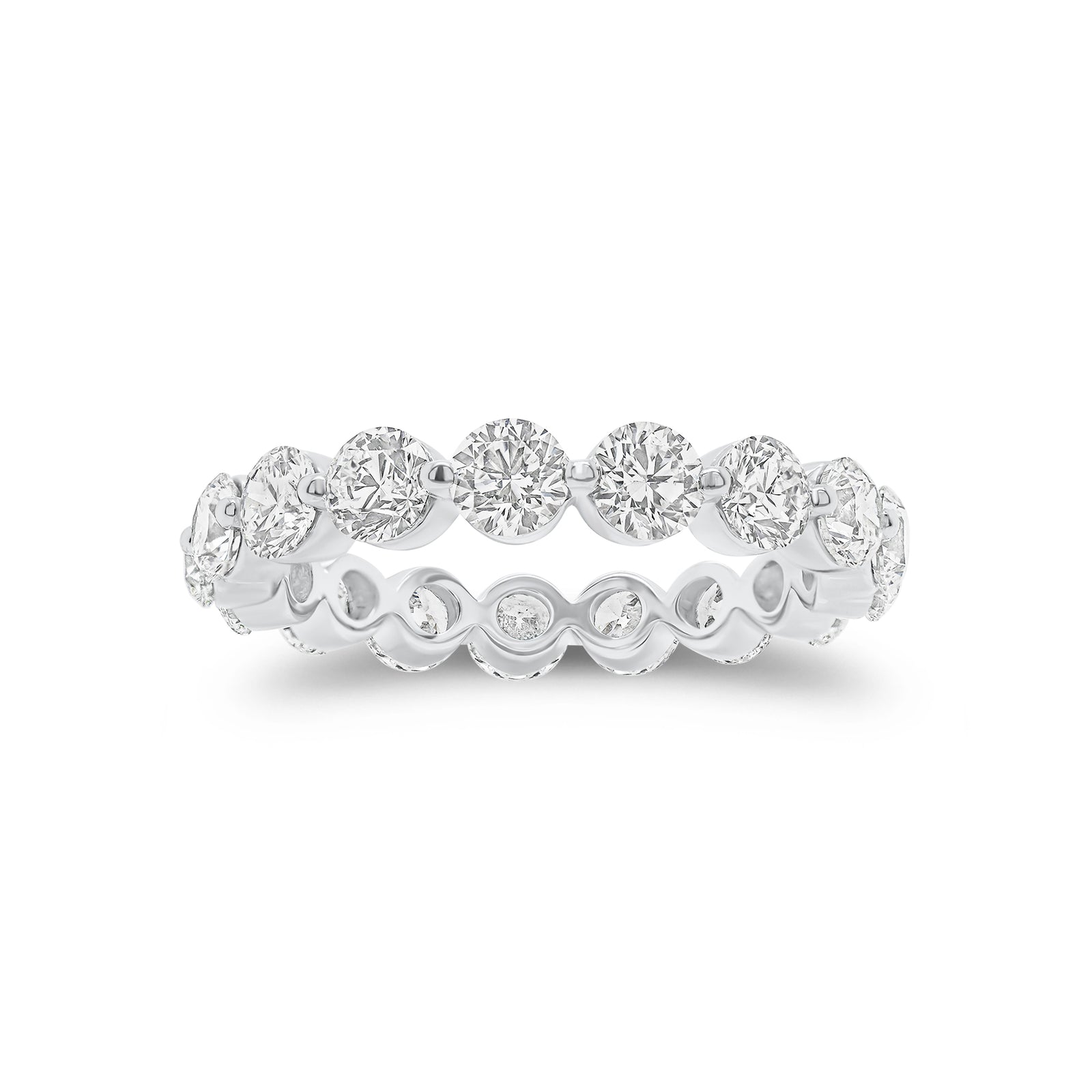 2.62 ct Diamond Eternity Ring - 18K gold weighing 2.48 grams  - 17 round diamonds weighing 2.62 carats
