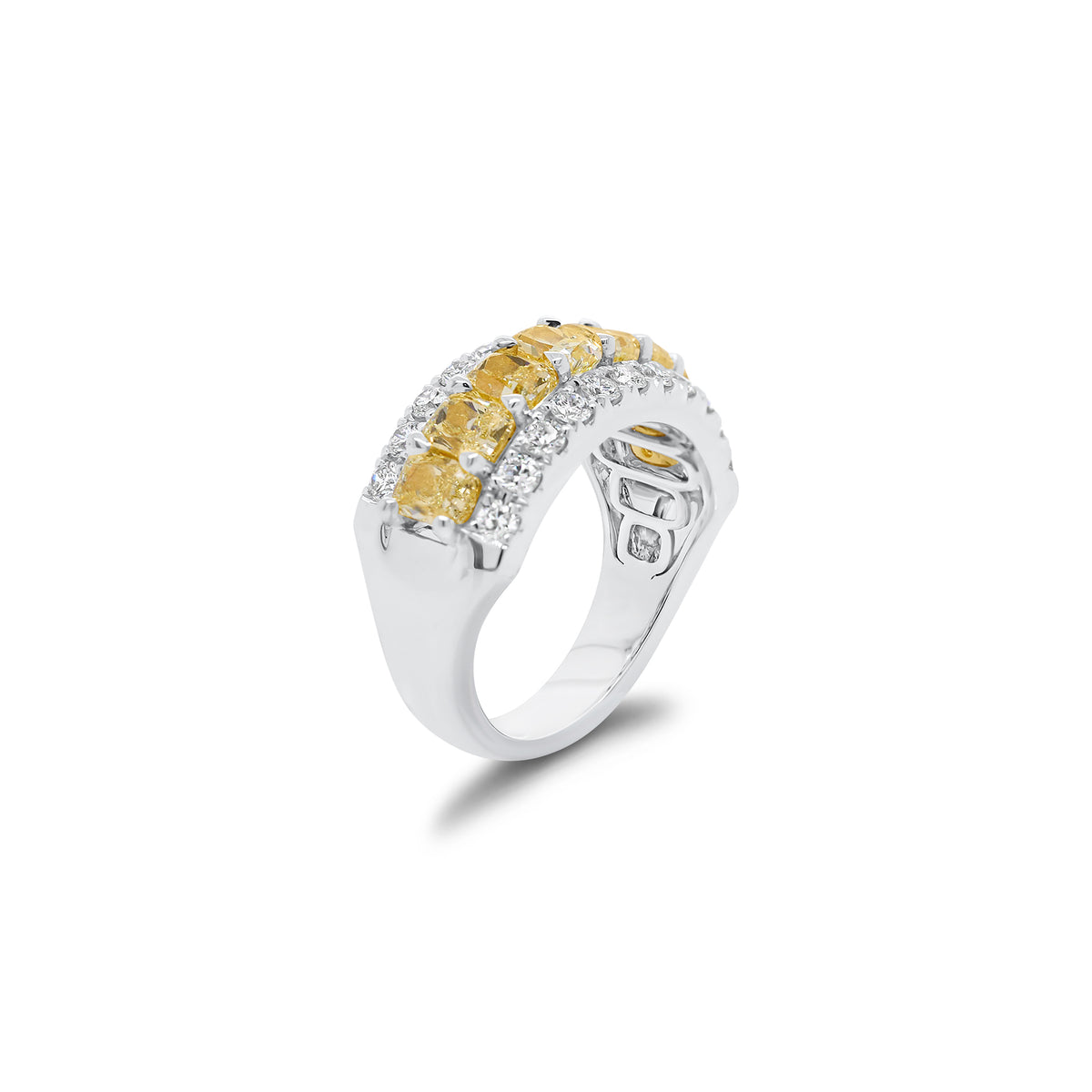 Fancy Yellow Diamond Wedding Band - 18K gold weighing 7.25 grams  - 22 round diamonds weighing 0.73 carats  - 8 Fancy yellow radiant-cut diamonds weighing 2.75 carats