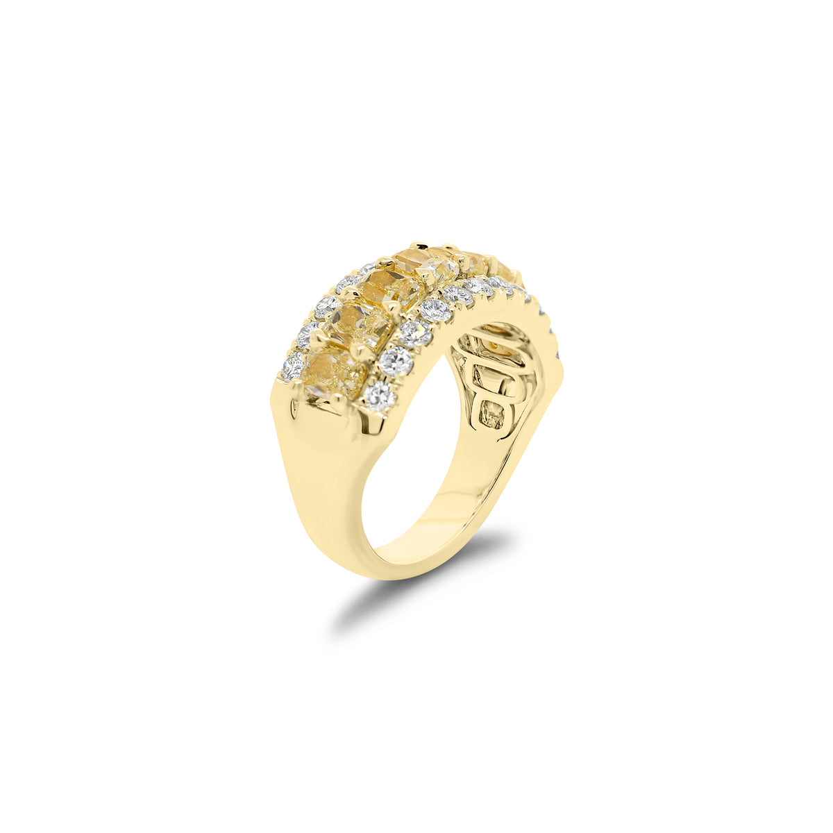 Fancy Yellow Diamond Wedding Band - 18K gold weighing 7.25 grams  - 22 round diamonds weighing 0.73 carats  - 8 Fancy yellow radiant-cut diamonds weighing 2.75 carats